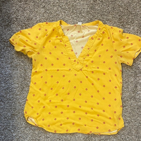 Old Navy Tops - ☀️ Old Navy Yellow Short Sleeve V-Neck Blouse with Red Dot Print